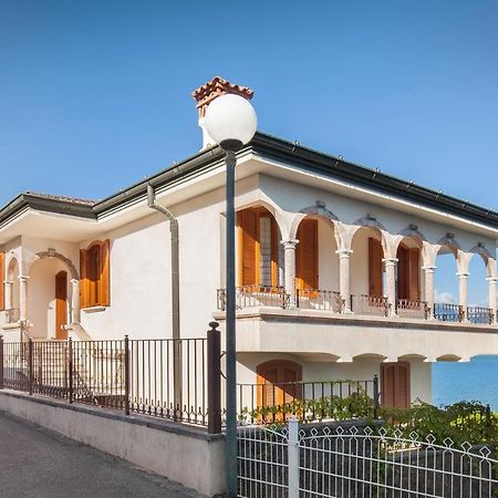 Villa Francesca-Grande Appartamento In Riva Al Lago 브렌조네 술 가르다 외부 사진