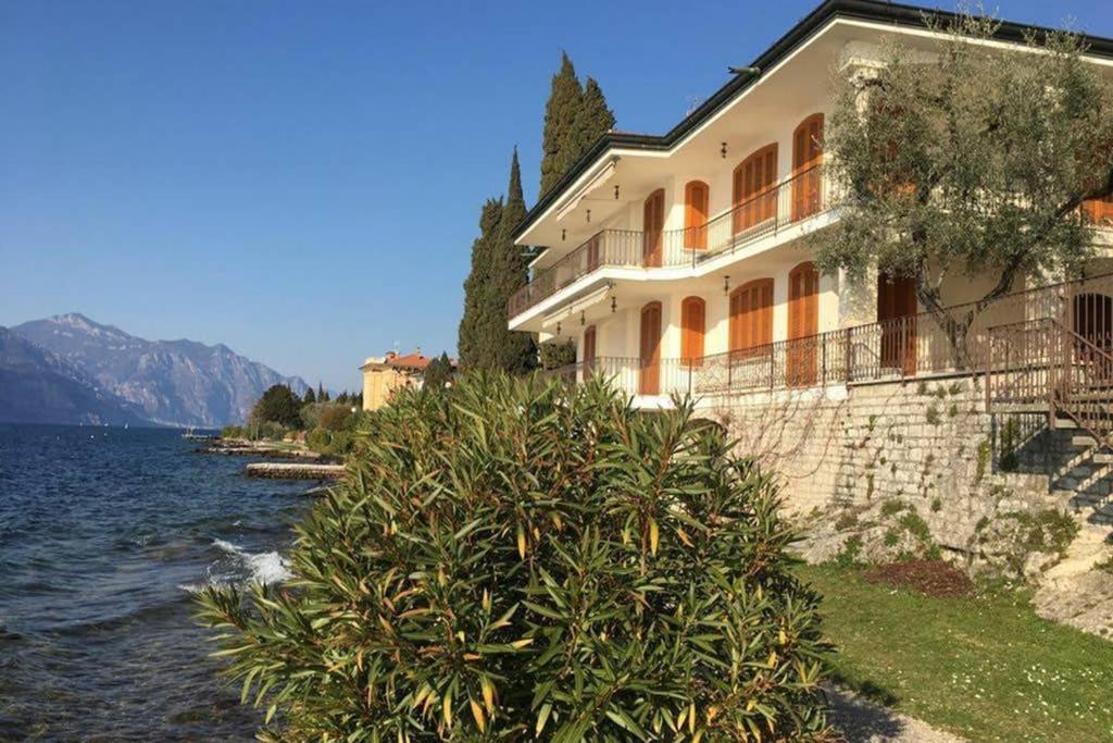 Villa Francesca-Grande Appartamento In Riva Al Lago 브렌조네 술 가르다 외부 사진