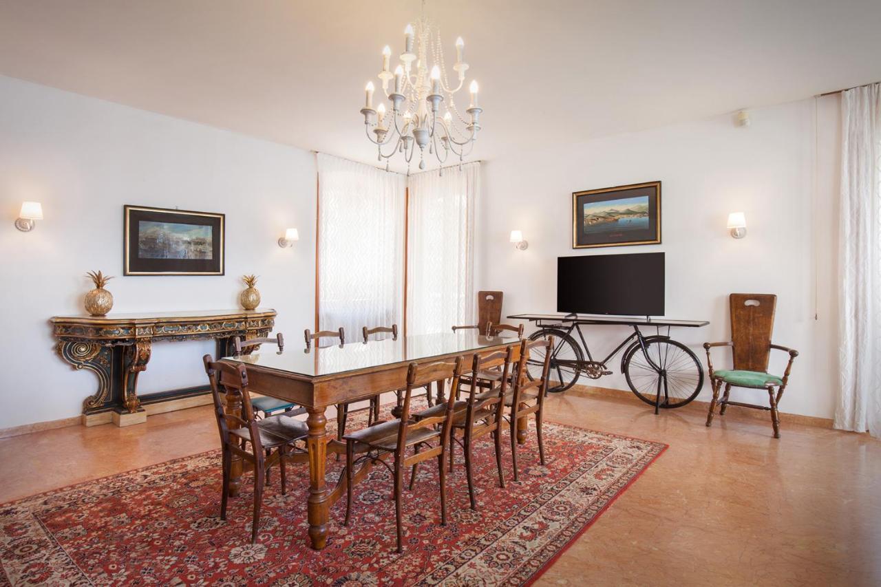 Villa Francesca-Grande Appartamento In Riva Al Lago 브렌조네 술 가르다 외부 사진