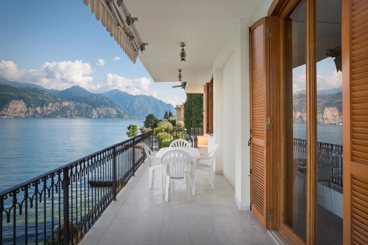Villa Francesca-Grande Appartamento In Riva Al Lago 브렌조네 술 가르다 외부 사진
